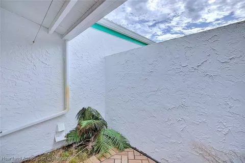 Exterior - 5615 Casablanca Circle N 3d Villa, Sebring, FL 33870 photo 3 of 6