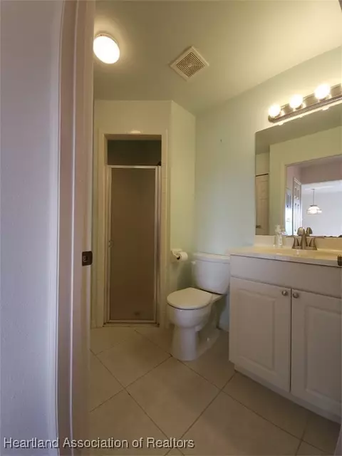 Bath - 1904 Villaway E, Sebring, FL 33876 photo 1 of 4