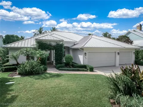195 S Bear Pointe Dr, Lake Placid, FL 33852