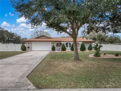 7517 Honeysuckle Dr, Sebring, FL 33876