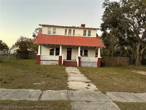 22 W Lagrande St, Avon Park, FL 33825