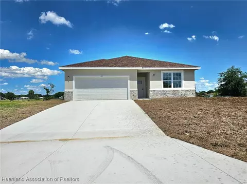 425 Floral Dr, Sebring, FL 33876