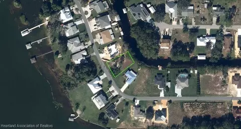 131 Blue Moon Ave, Lake Placid, FL 33852
