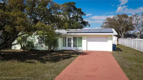 812 Golfside Ln, Sebring, FL 33870