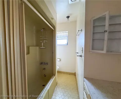 Bath - 812 Golfside Ln, Sebring, FL 33870 photo 2 of 2