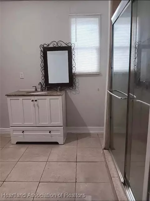 Bath - 4807 6th St, Sebring, FL 33870 photo 1 of 1