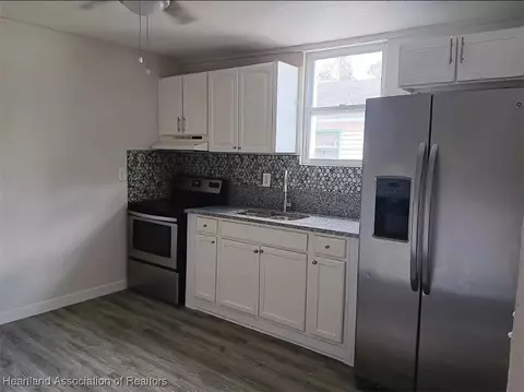 Kitchen - 4807 6th St, Sebring, FL 33870 photo 1 of 4