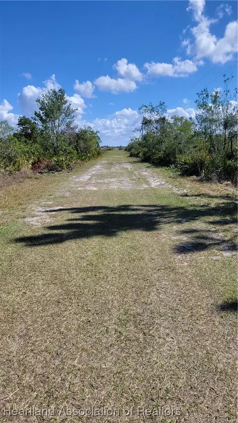 1061 Riding Dr, Lorida, FL 33857 photo 14
