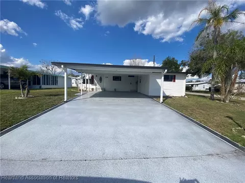 418 Skylark Ave, Sebring, FL 33875