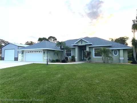45 Chickasaw St, Lake Placid, FL 33852