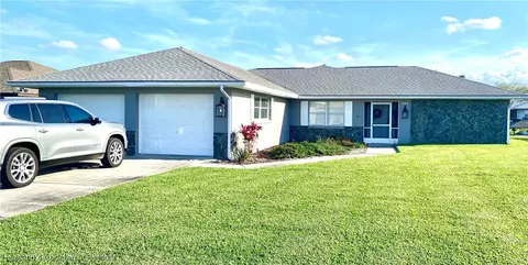 325 Anderson St NE, Lake Placid, FL 33852