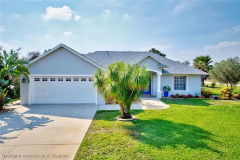 101 Aztec Ave NW, Lake Placid, FL 33852