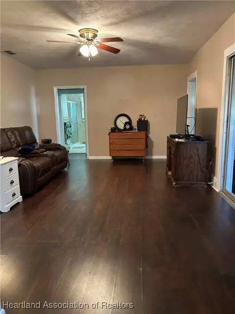 Living - 1321 Glenwood Ave, Sebring, FL 33870 photo 1 of 1