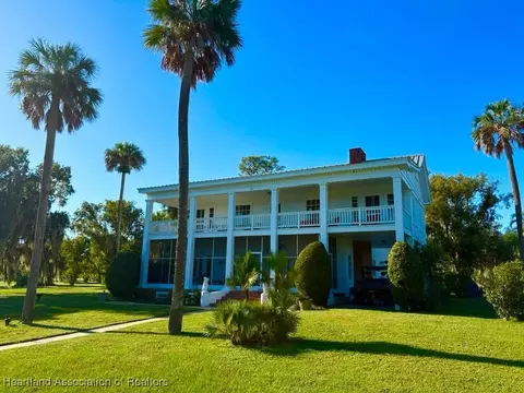 745 Lake Lotela Dr, Avon Park, FL 33825