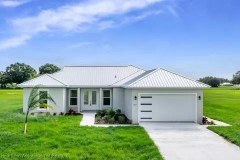 817 Woodmont St, Sebring, FL 33876