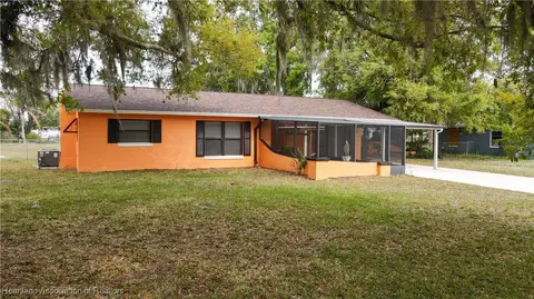 5817 Thunder Rd, Sebring, FL 33876 photo 2