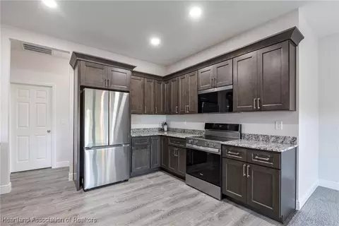 Kitchen - 5031 San Ignacio Dr, Sebring, FL 33872 photo 3 of 3