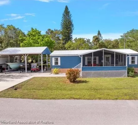 1248 Riverview Dr, Moore Haven, FL 33471