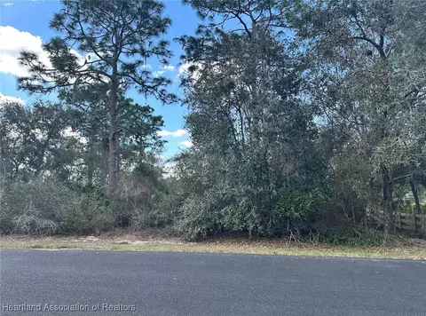 5835 Escalon Dr, Sebring, FL 33872