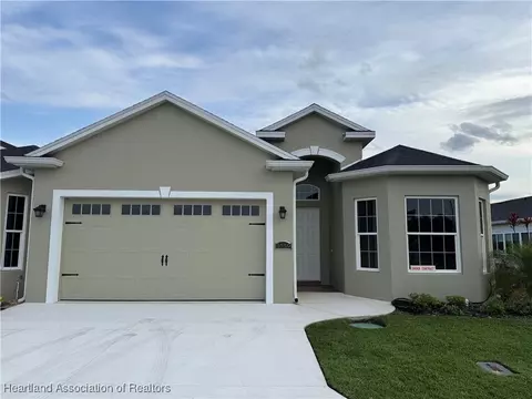3059 Golden Bear Dr, Sebring, FL 33872
