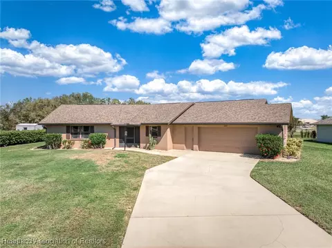 6825 Parkwood St, Sebring, FL 33876