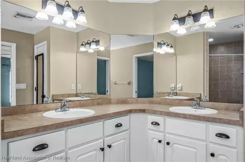 Bath - 4409 Westminster Rd, Sebring, FL 33875 photo 2 of 4