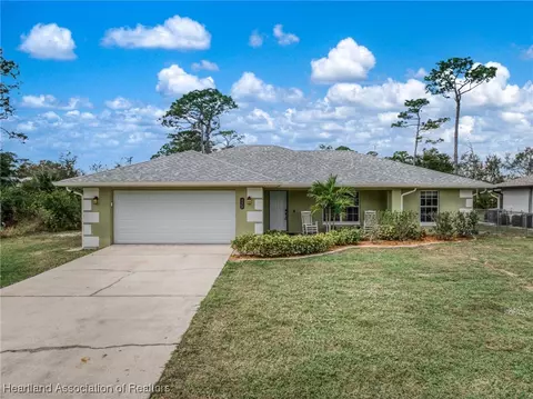 Exterior - 4409 Westminster Rd, Sebring, FL 33875 photo 5 of 7