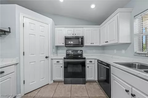 Kitchen - 4409 Westminster Rd, Sebring, FL 33875 photo 2 of 5