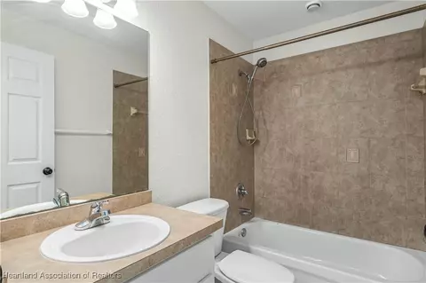 Bath - 4409 Westminster Rd, Sebring, FL 33875 photo 3 of 4