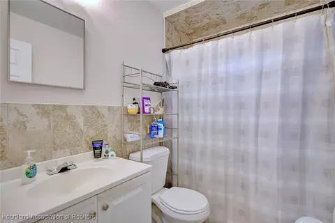 Bath - 3114 Marlin Dr, Sebring, FL 33870 photo 2 of 2
