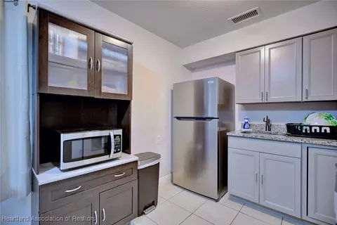 Kitchen - 3114 Marlin Dr, Sebring, FL 33870 photo 1 of 4