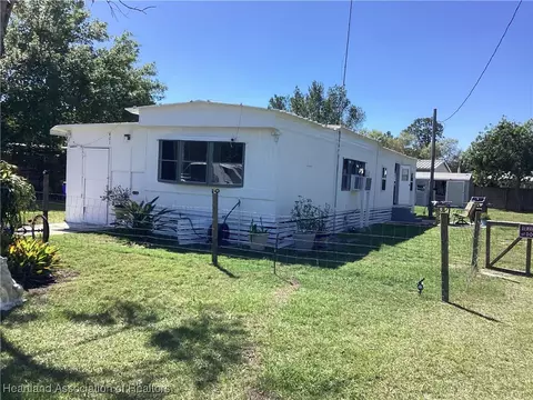 401 S Corvette Ave, Sebring, FL 33872