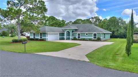 107 Bali St NE, Lake Placid, FL 33852