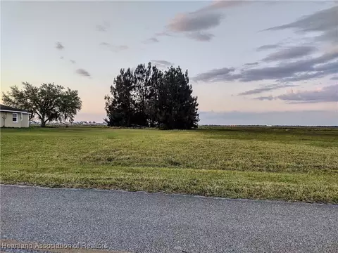 7817 Castile Rd, Sebring, FL 33876 photo 4