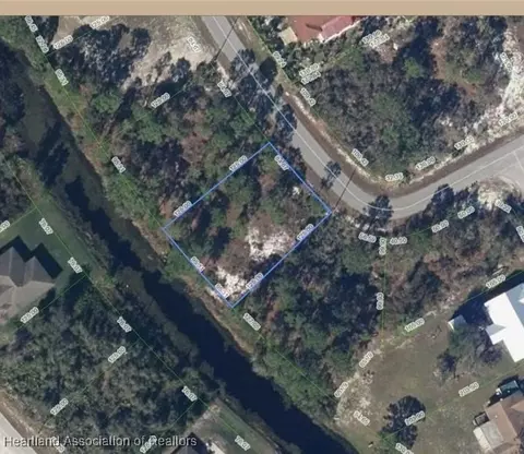589 Roosevelt Ave NE, Lake Placid, FL 33852