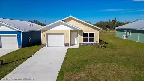 6431 Okinawa Ave, Sebring, FL 33876