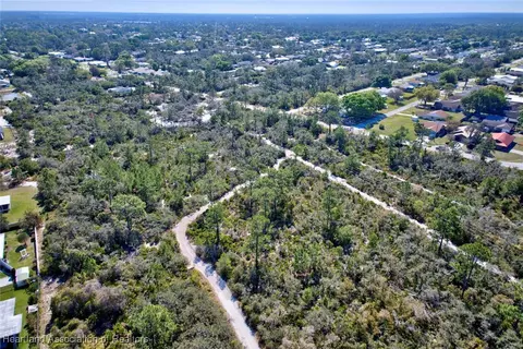 2116 Carla Ave, Sebring, FL 33875 photo 4