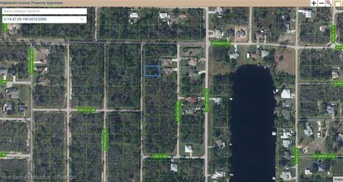 322 Aerostar Ave NW, Lake Placid, FL 33852