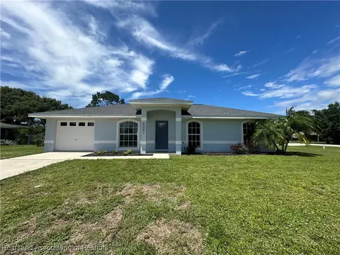 5201 Diamond Dr, Sebring, FL 33875