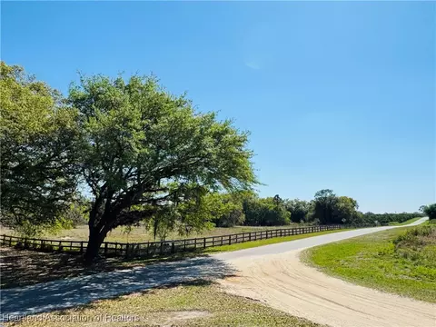 2677 S Lake Letta Dr, Avon Park, FL 33825