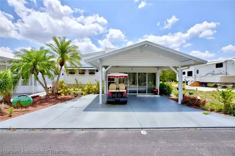 6 Beachfront Ln, Lake Placid, FL 33852