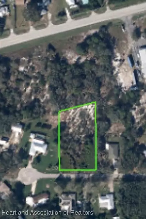 110 Shark St, Sebring, FL 33876 photo 4