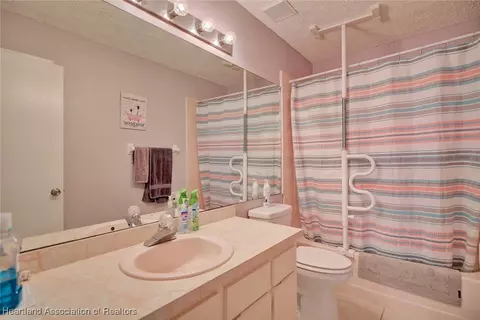 Bath - 5603 Granada Blvd, Sebring, FL 33872 photo 1 of 2