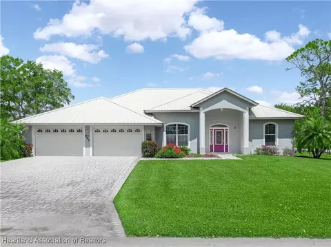 897 Entrance Rd, Avon Park, FL 33825