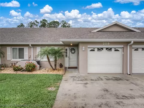 209 Country Club Dr, Lake Placid, FL 33852