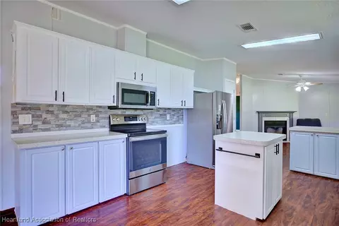 3201 Pamela Dr, Lorida, FL 33857 photo 8