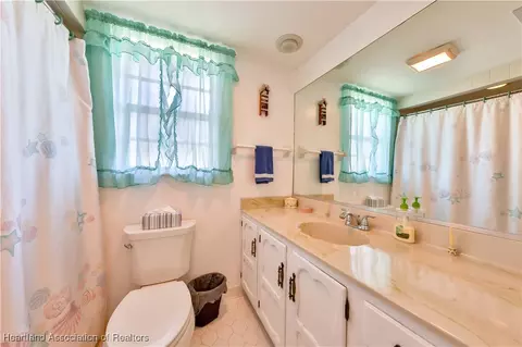 Bath - 7700 Granada Rd, Sebring, FL 33876 photo 1 of 2