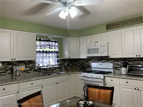 10 Bruce Ave, Frostproof, FL 33843 photo 4
