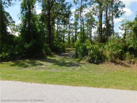 1813 Marigold Ave, Sebring, FL 33875 photo 4