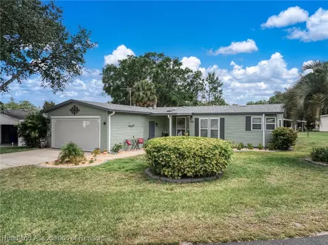 2880 E Spinnaker Dr, Avon Park, FL 33825